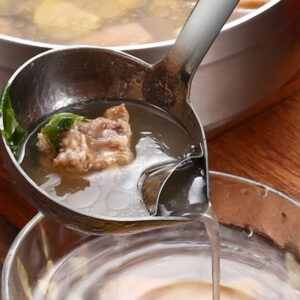 Kutlača koja izdvaja masnoću