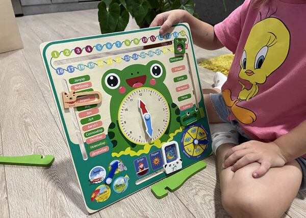 Edukativni žaba sat-kalendar za decu - Image 5