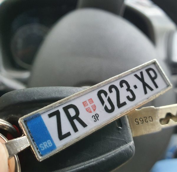 Tvoj lični privezak za ključeve sa registracijom tvojih kola (Personalizovano) - Image 13